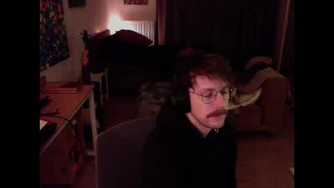 Snapshot of ssnttsnttsnss chatting on December 2, 2024, 12:19 am Roger online show from December 2, 2024, 12:19 am