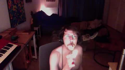 Snapshot of ssnttsnttsnss chatting on December 2, 2024, 12:51 pm Roger online show from December 2, 2024, 12:51 pm