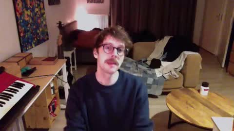 Snapshot of ssnttsnttsnss chatting on December 7, 2024, 12:41 am Roger online show from December 7, 2024, 12:41 am