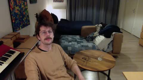 Snapshot of ssnttsnttsnss chatting on December 9, 2024, 9:28 am Roger online show from December 9, 2024, 9:28 am