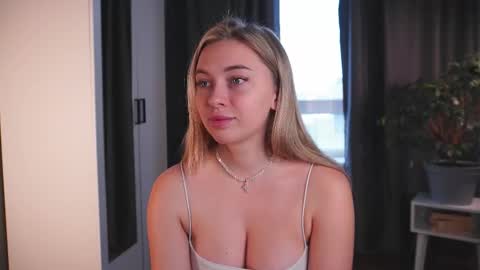 Kate online show from October 19, 2025, 7:09 am