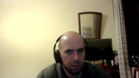 Snapshot of sstrasser chatting on January 8, 2025, 1:21 am ShYgUy online show from January 8, 2025, 1:21 am