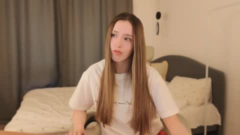 Snapshot of ssurf_time chatting on May 26, 2026, 5:14 am Chloe online show from May 26, 2026, 5:14 am