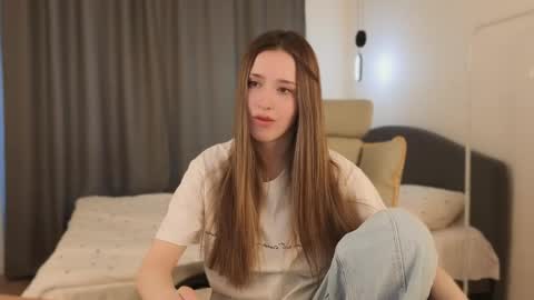 Snapshot of ssurf_time chatting on May 29, 2026, 5:16 am Chloe online show from May 29, 2026, 5:16 am