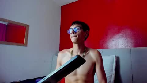 Snapshot of ssweetthott chatting on March 3, 2025, 6:44 pm Ssweetthott online show from March 3, 2025, 6:44 pm