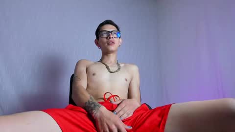 Snapshot of ssweetthott chatting on March 7, 2025, 12:56 pm Ssweetthott online show from March 7, 2025, 12:56 pm