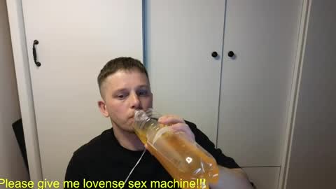 Snapshot of st1vemaster01 chatting on May 21, 2026, 3:08 pm st1vemaster01 online show from May 21, 2026, 3:08 pm