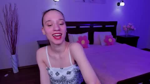 Snapshot of staceycutie chatting on March 4, 2026, 5:30 pm StaceyCutie online show from March 4, 2026, 5:30 pm