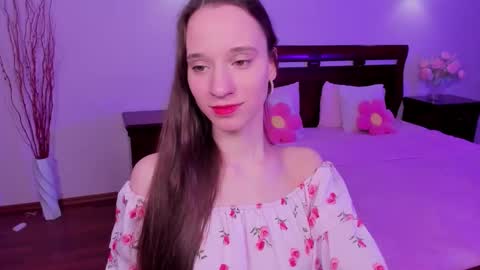 Snapshot of staceycutie chatting on March 8, 2026, 5:28 pm StaceyCutie online show from March 8, 2026, 5:28 pm