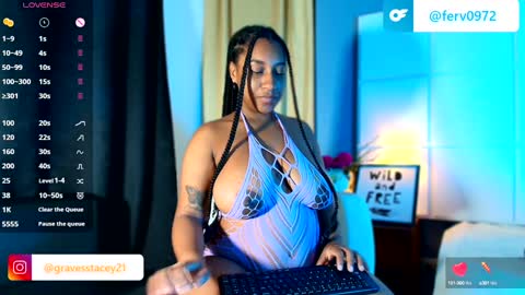Snapshot of staceygraves_ chatting on December 3, 2024, 1:54 pm online show from December 3, 2024, 1:54 pm