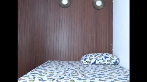 staceythekat online show from December 17, 2025, 2:06 am