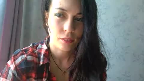 staceywellsx online show from June 14, 2026, 8:49 am