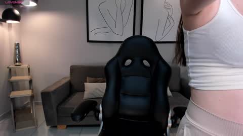 Stacy Woods online show from January 28, 2025, 10:23 am