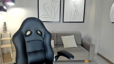 Stacy Woods online show from January 28, 2025, 4:30 pm