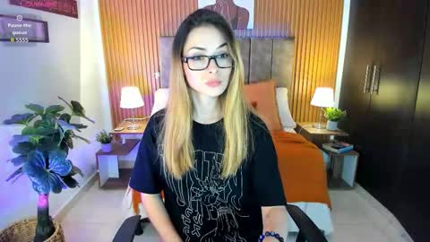 Snapshot of staceywood_ chatting on March 5, 2026, 9:11 pm Stacy Woods online show from March 5, 2026, 9:11 pm