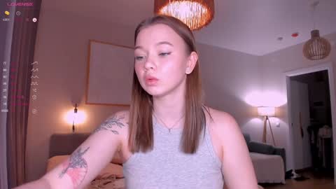 Snapshot of stacy__bloom chatting on January 7, 2025, 3:03 am Emily online show from January 7, 2025, 3:03 am