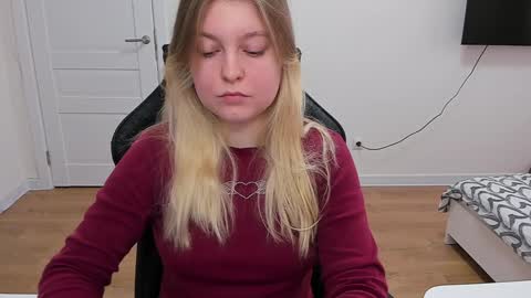 Snapshot of stacy_miraclee chatting on January 4, 2025, 10:49 am Stacy online show from January 4, 2025, 10:49 am