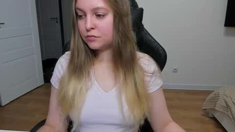 Snapshot of stacy_miraclee chatting on February 13, 2026, 4:14 pm Stacy online show from February 13, 2026, 4:14 pm