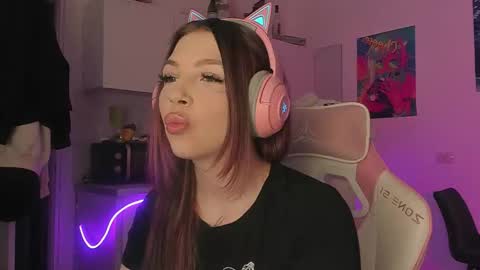 Snapshot of stacy_quinst chatting on November 24, 2025, 4:40 pm Stacy online show from November 24, 2025, 4:40 pm