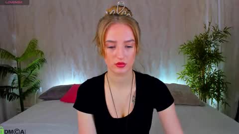 Snapshot of stacy_riiver chatting on February 6, 2026, 8:18 am Stacy Mon Tue Wed Thu Fri Sun GMT GMT 3 1000am - 0400pm online show from February 6, 2026, 8:18 am