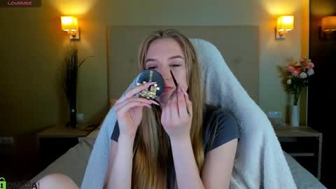 Snapshot of stacy_riiver chatting on February 19, 2026, 9:27 am Stacy Mon Tue Wed Thu Fri Sun GMT GMT 3 1000am - 0400pm online show from February 19, 2026, 9:27 am