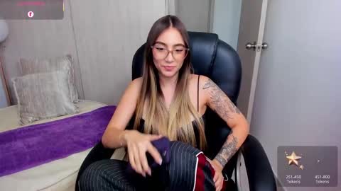 Snapshot of stacyconner chatting on October 28, 2025, 8:33 pm Stacy Conner online show from October 28, 2025, 8:33 pm