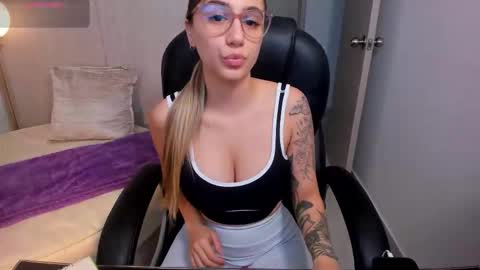 Snapshot of stacyconner chatting on November 27, 2025, 6:32 pm Stacy Conner online show from November 27, 2025, 6:32 pm