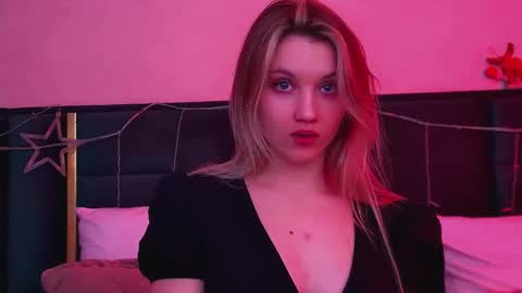 StacyEvances online show from December 21, 2025, 6:04 pm