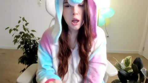 Stacy online show from December 15, 2025, 4:44 pm