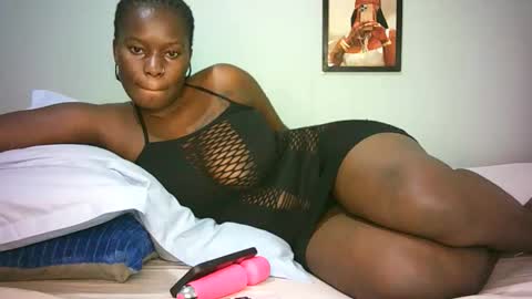 Snapshot of stacysweet69 chatting on May 8, 2026, 4:12 pm all yours online show from May 8, 2026, 4:12 pm