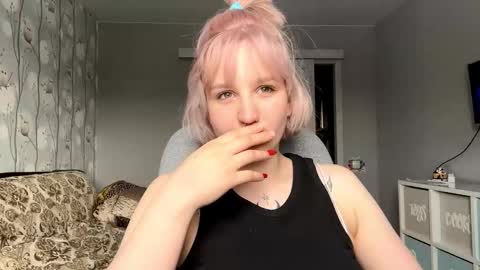 Snapshot of stacytrayler chatting on February 8, 2026, 7:12 am Emma online show from February 8, 2026, 7:12 am