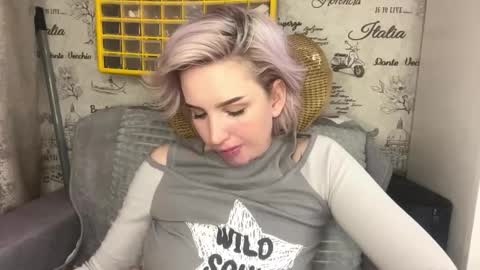 Snapshot of stacytrayler chatting on March 6, 2026, 9:11 pm Emma online show from March 6, 2026, 9:11 pm