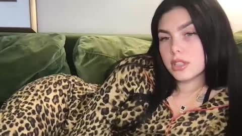 Snapshot of stacywithuu chatting on November 24, 2025, 7:24 pm Stacy online show from November 24, 2025, 7:24 pm