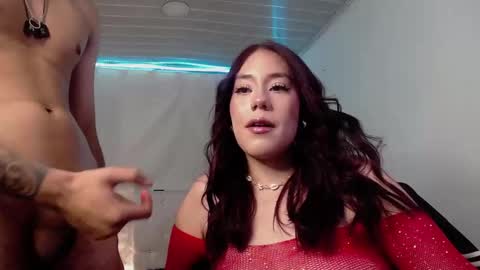 Snapshot of stanandrose chatting on November 24, 2025, 2:33 am Stand and Rose online show from November 24, 2025, 2:33 am