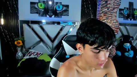 Snapshot of star_blew chatting on December 3, 2024, 2:05 pm star_blew online show from December 3, 2024, 2:05 pm