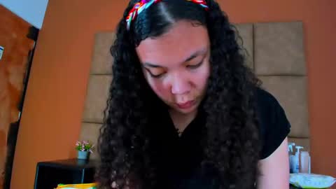 Estrella online show from February 5, 2025, 7:53 pm