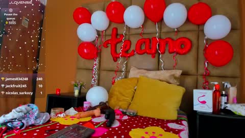 Estrella online show from February 13, 2025, 9:06 pm