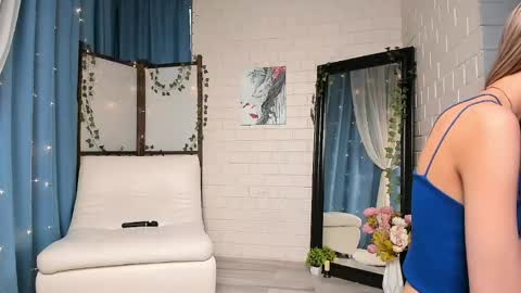 Chloe online show from May 11, 2026, 2:45 pm