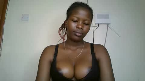 Snapshot of staria_diva chatting on December 2, 2025, 9:43 pm staria_diva online show from December 2, 2025, 9:43 pm