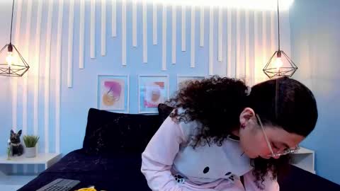 Snapshot of starkjoness chatting on October 28, 2025, 12:19 pm Stark Jones online show from October 28, 2025, 12:19 pm