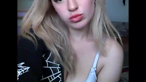 Snapshot of starlesseyes chatting on November 14, 2025, 9:41 am starlesseyes online show from November 14, 2025, 9:41 am