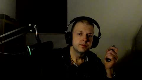 Snapshot of starlight1987 chatting on January 22, 2025, 7:03 am Adam online show from January 22, 2025, 7:03 am