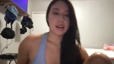 starlitdreams777 online show from March 1, 2025, 6:24 am