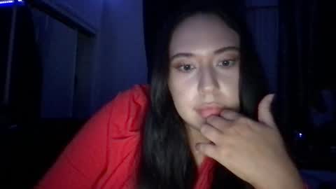 starlitdreams777 online show from March 7, 2025, 5:51 am