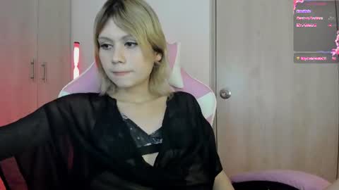 starmoonly online show from August 4, 2026, 11:51 pm
