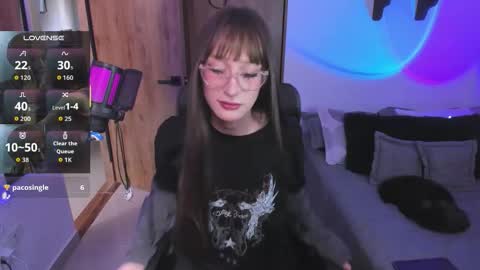 Snapshot of starrraura chatting on February 3, 2026, 6:35 pm Star Aura online show from February 3, 2026, 6:35 pm