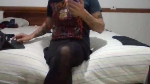 starvingbps online show from November 14, 2025, 4:55 am