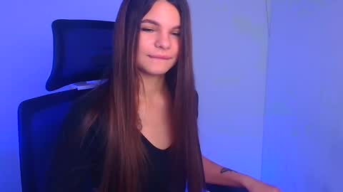 Snapshot of stasy_milk chatting on December 20, 2024, 9:43 am Stasy online show from December 20, 2024, 9:43 am