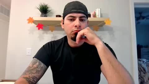 Snapshot of stayandplay23 chatting on October 7, 2025, 9:34 pm stayandplay23 online show from October 7, 2025, 9:34 pm