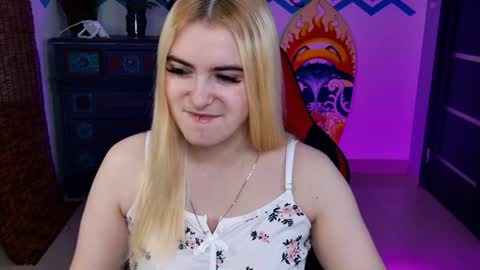 stef_nicks online show from November 28, 2025, 9:23 am